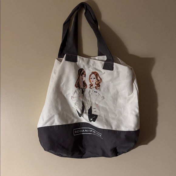 Rodan + Fields Chic White and Black Tote - Picture 1 of 1